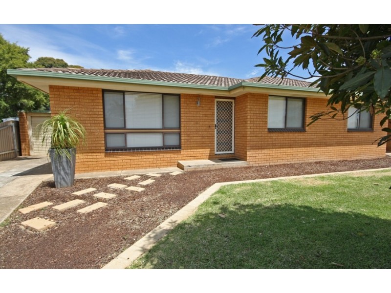 111 McKell Avenue, Wagga Wagga NSW 2650
