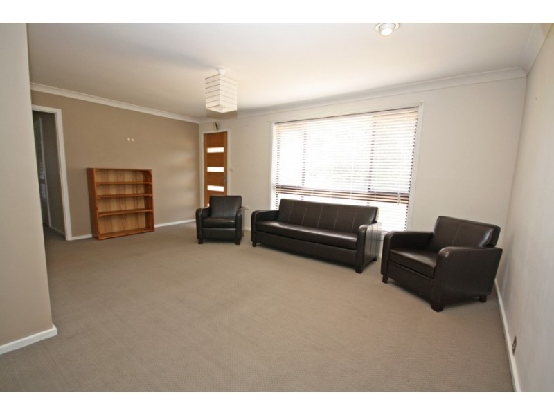 111 McKell Avenue, Wagga Wagga NSW 2650
