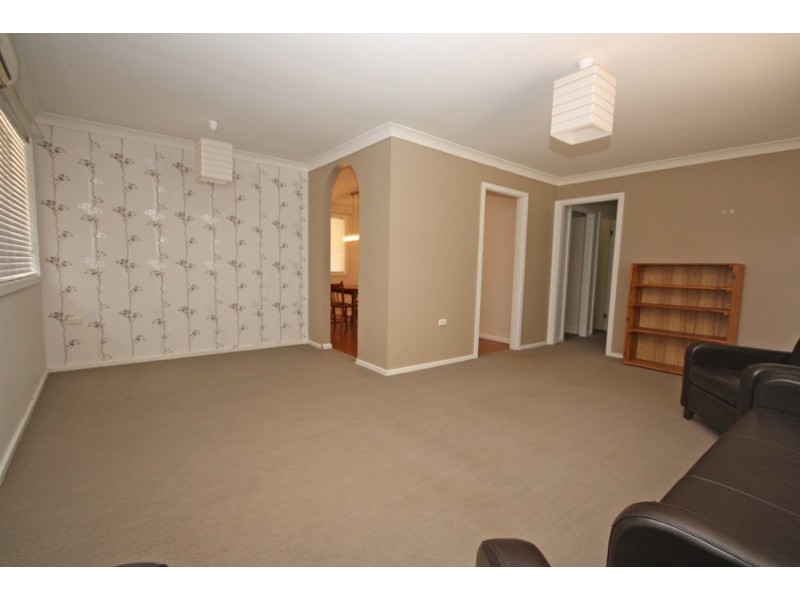111 McKell Avenue, Wagga Wagga NSW 2650