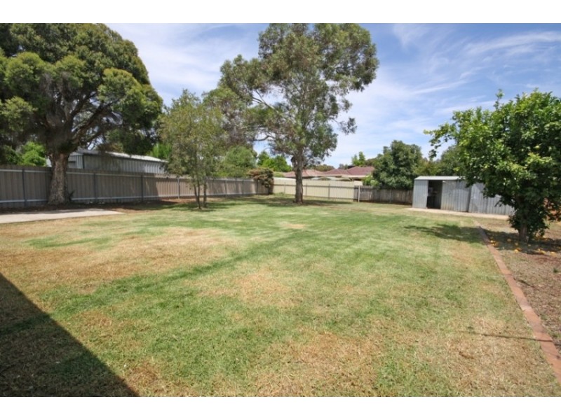 111 McKell Avenue, Wagga Wagga NSW 2650