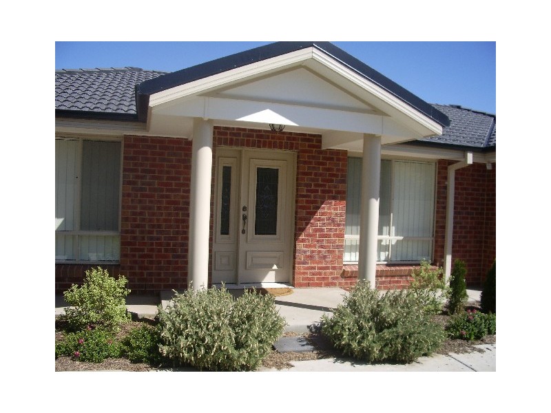 2/14 Gossett St, Wagga Wagga NSW 2650