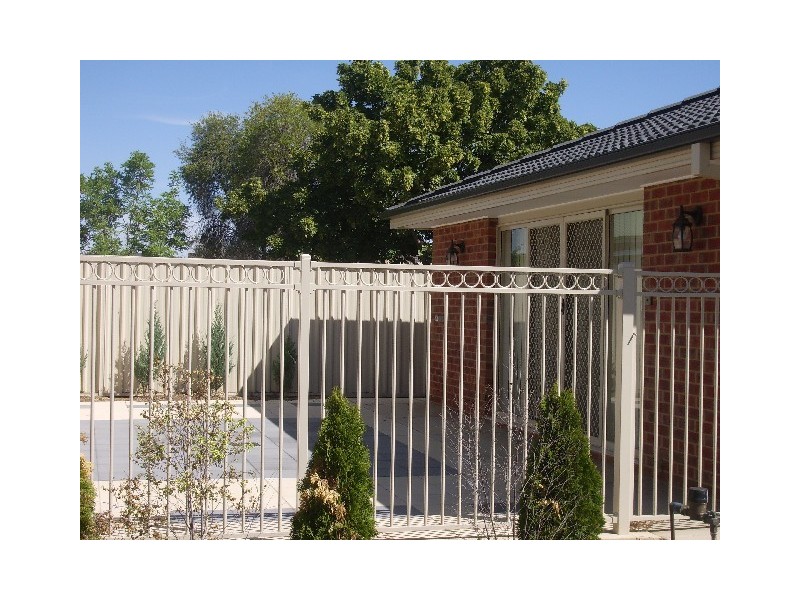 2/14 Gossett St, Wagga Wagga NSW 2650