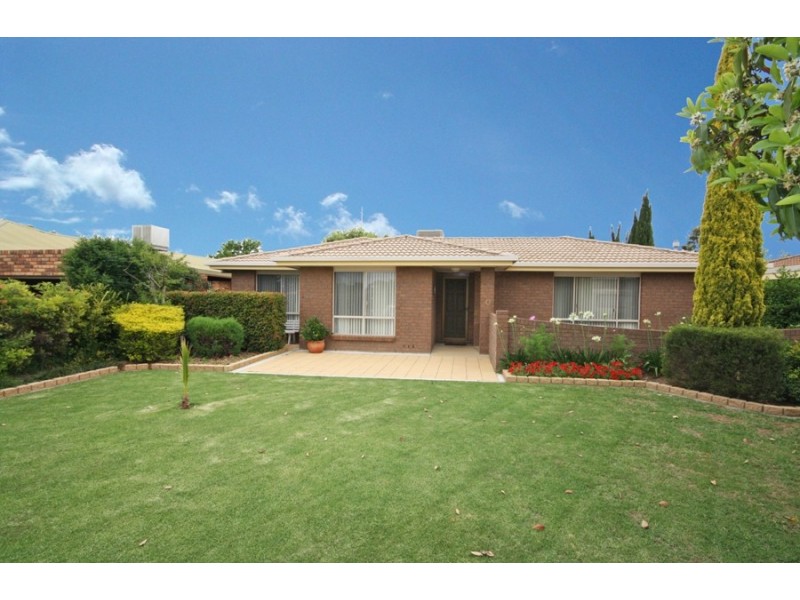 25 Warrambool Crescent, Wagga Wagga NSW 2650