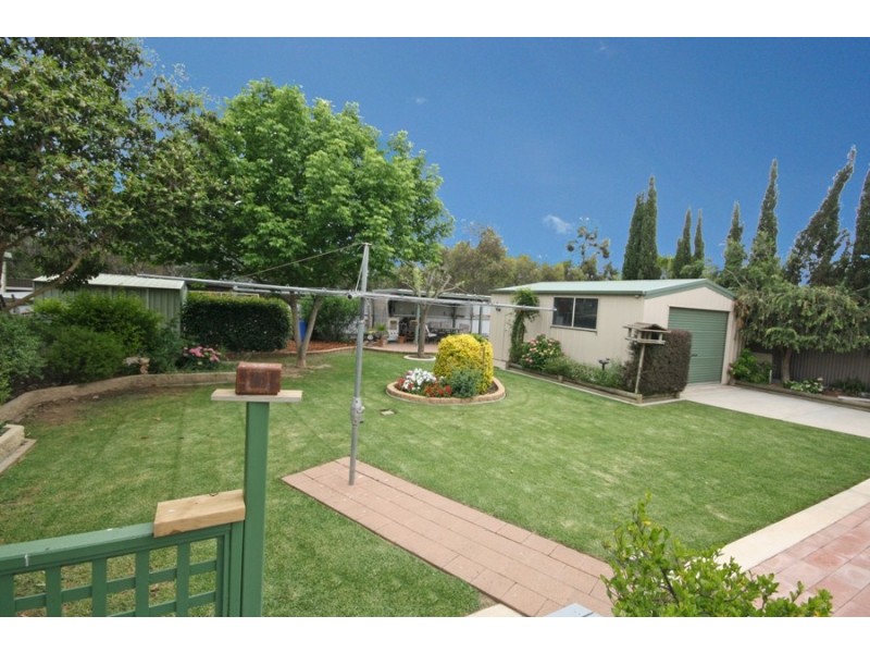 25 Warrambool Crescent, Wagga Wagga NSW 2650