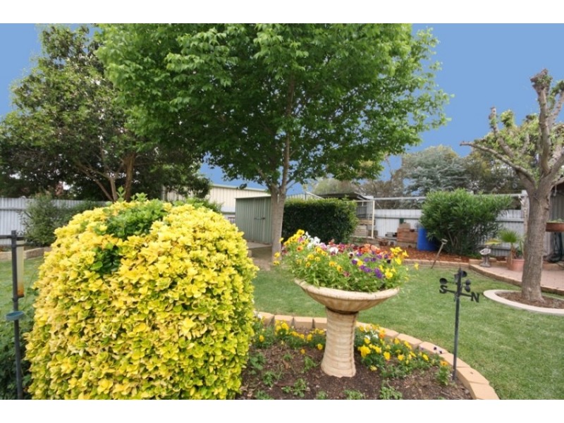 25 Warrambool Crescent, Wagga Wagga NSW 2650