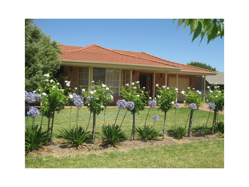 12 Nara Place, Wagga Wagga NSW 2650