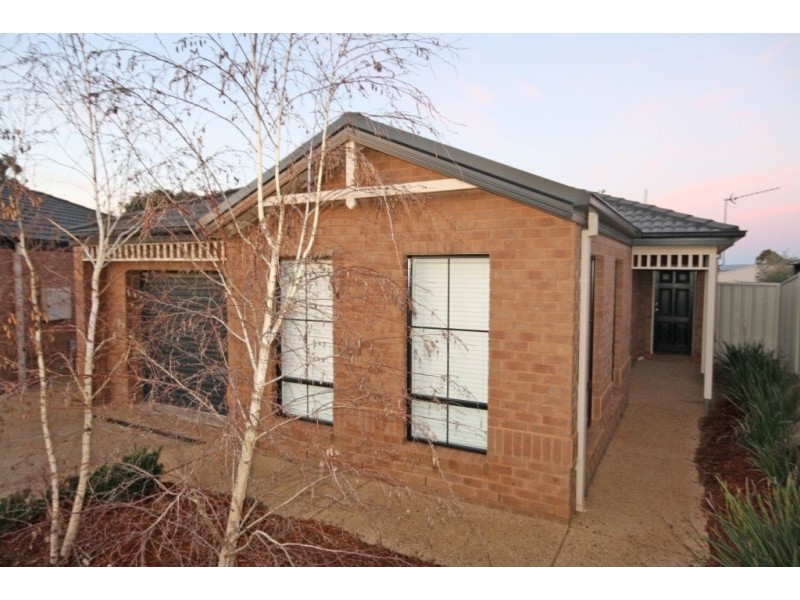 2/8 Ulandra Place, Wagga Wagga NSW 2650