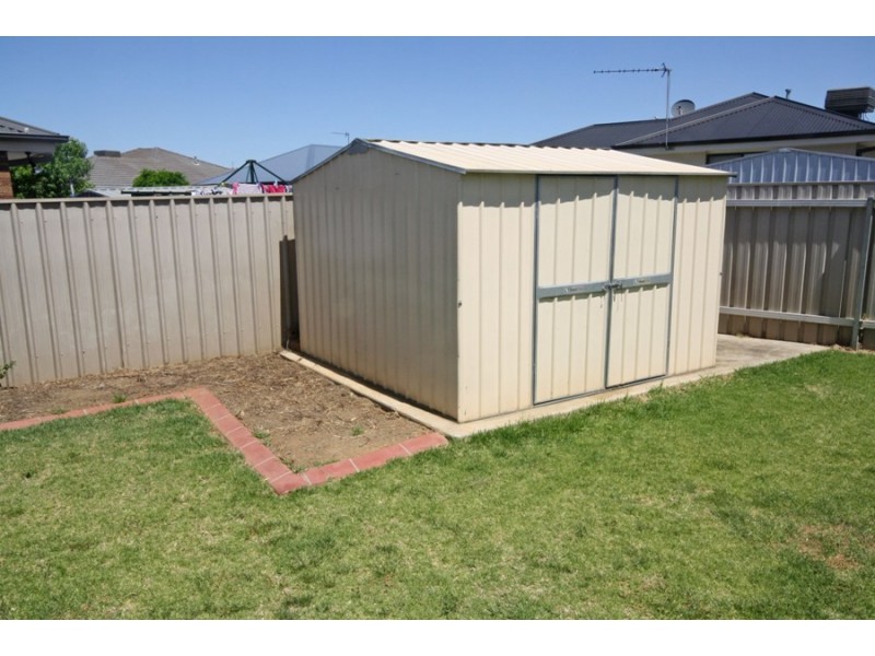 5 Garru Place, Wagga Wagga NSW 2650