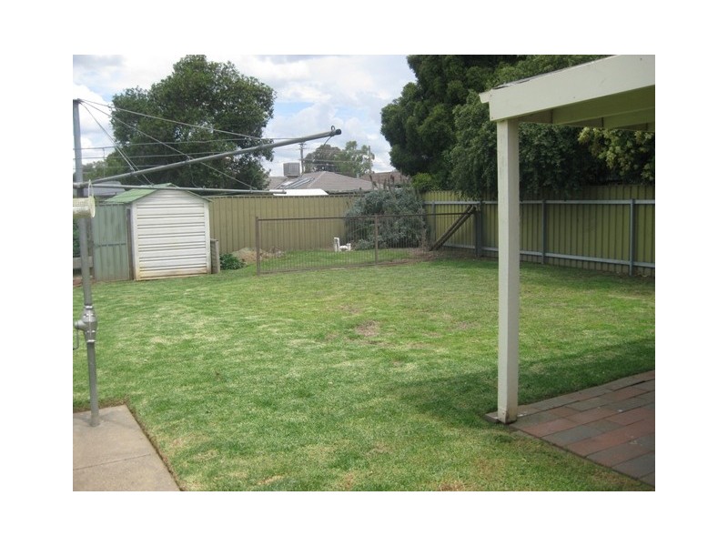 2 Oleander Crescent, Wagga Wagga NSW 2650