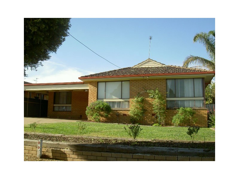 33 Red Hill Road, Wagga Wagga NSW 2650