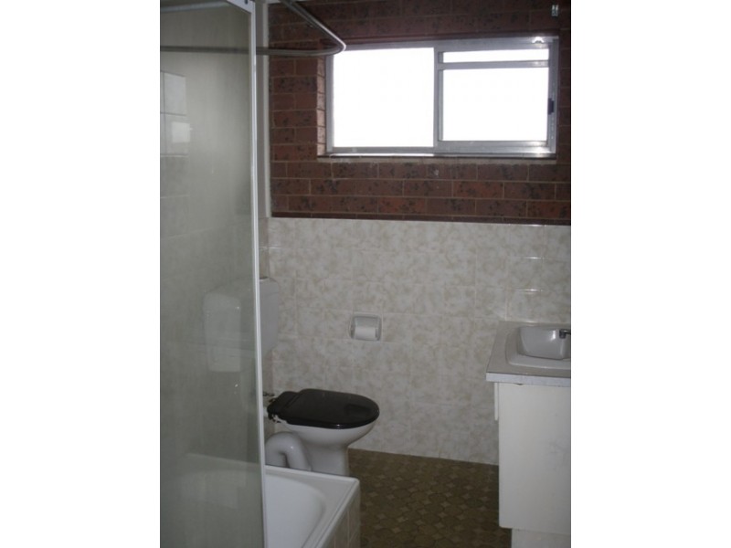 1/11 Sherwood Avenue, Wagga Wagga NSW 2650