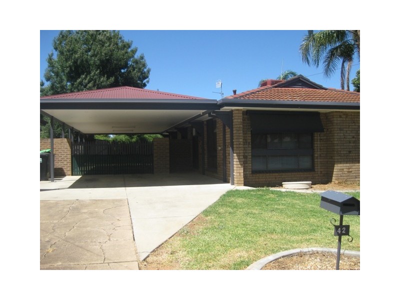 42 Crawford Street, Wagga Wagga NSW 2650