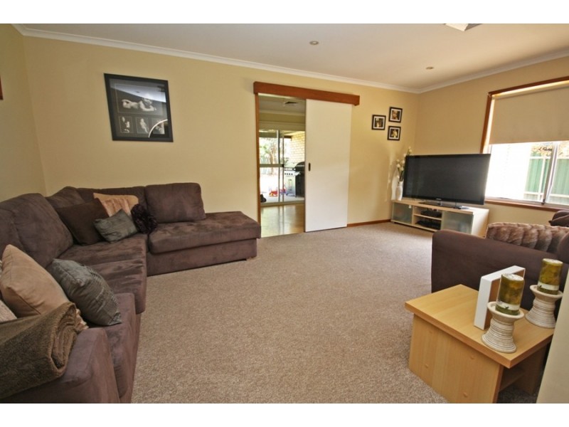 16 Goborra Street, Glenfield Park NSW 2650