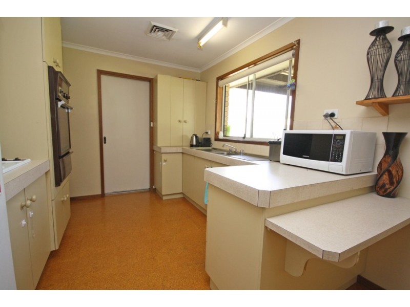 16 Goborra Street, Glenfield Park NSW 2650