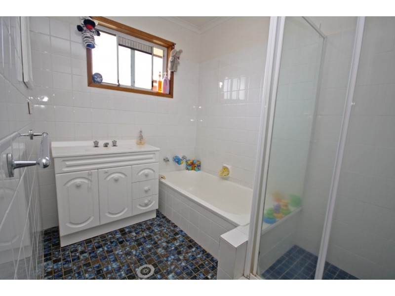 16 Goborra Street, Glenfield Park NSW 2650