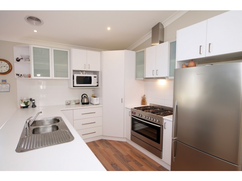 70 Riverview Drive, Wagga Wagga NSW 2650