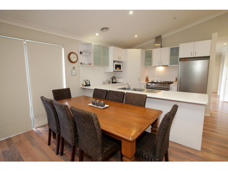 70 Riverview Drive, Wagga Wagga NSW 2650