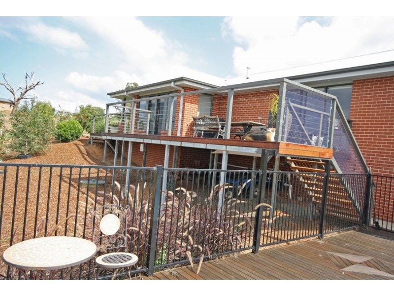 70 Riverview Drive, Wagga Wagga NSW 2650