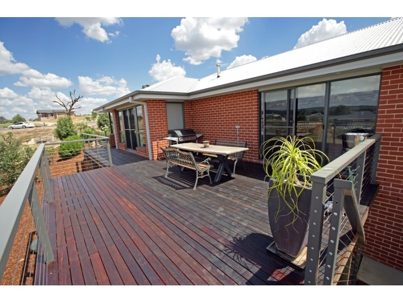 70 Riverview Drive, Wagga Wagga NSW 2650