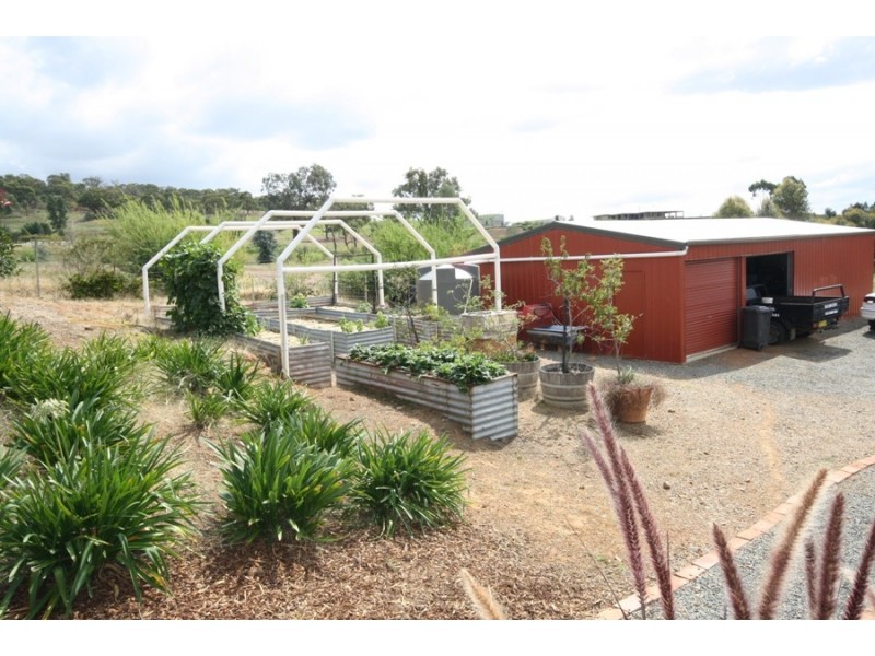 70 Riverview Drive, Wagga Wagga NSW 2650