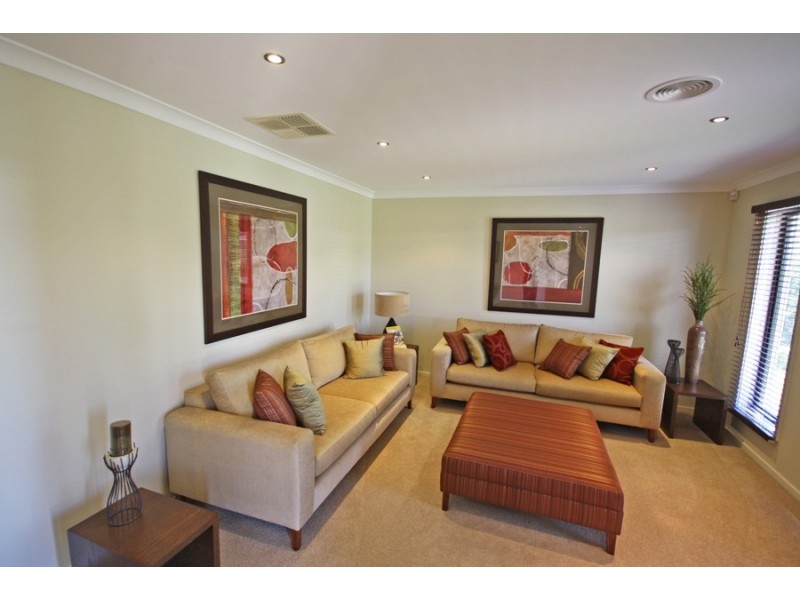 13 Wellington Avenue, Tatton NSW 2650