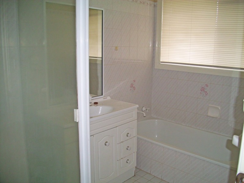 11 Karoom Drive, Wagga Wagga NSW 2650