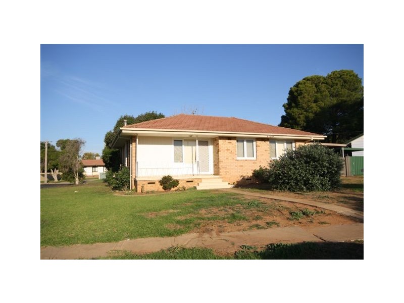 12 Jenkins St, Wagga Wagga NSW 2650
