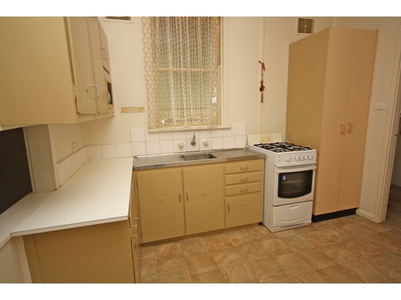 35 Castlereagh Avenue, Wagga Wagga NSW 2650