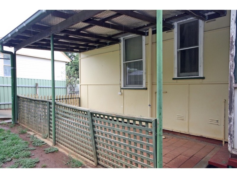 35 Castlereagh Avenue, Wagga Wagga NSW 2650