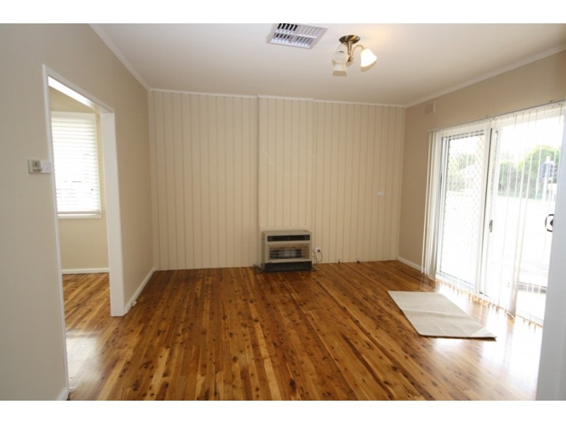 266 Lake Albert Road, Kooringal NSW 2650