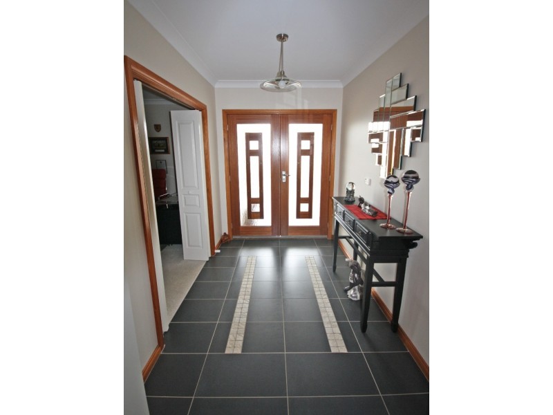 26 Dundale Crescent, Wagga Wagga NSW 2650