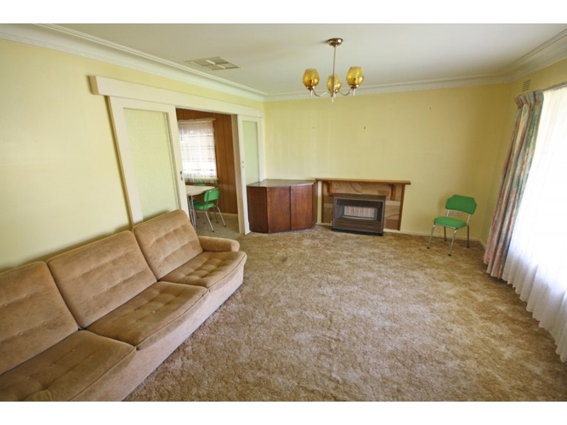 21 Leavenworth Drive, Wagga Wagga NSW 2650