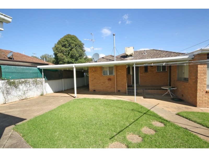 21 Leavenworth Drive, Wagga Wagga NSW 2650
