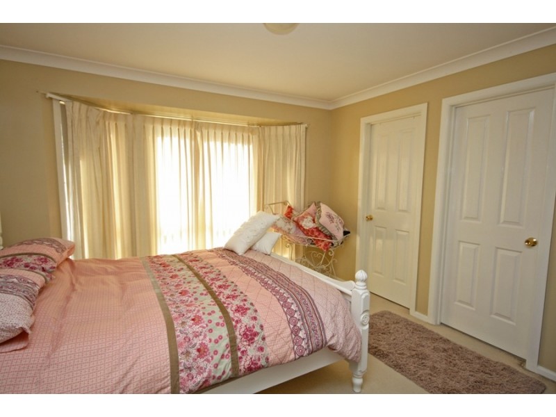 10 Ellwood Close, Bourkelands NSW 2650