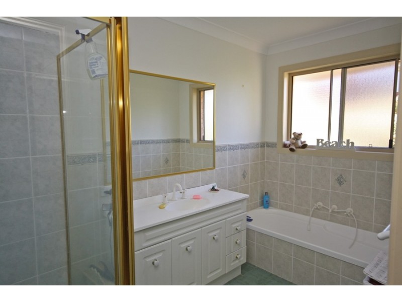 10 Ellwood Close, Bourkelands NSW 2650