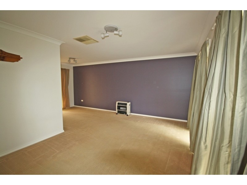 107 Balleroo Crescent, Wagga Wagga NSW 2650