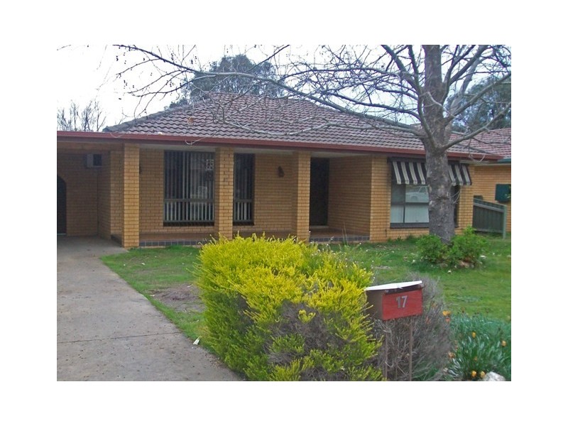17 Pinaroo Drive, Wagga Wagga NSW 2650