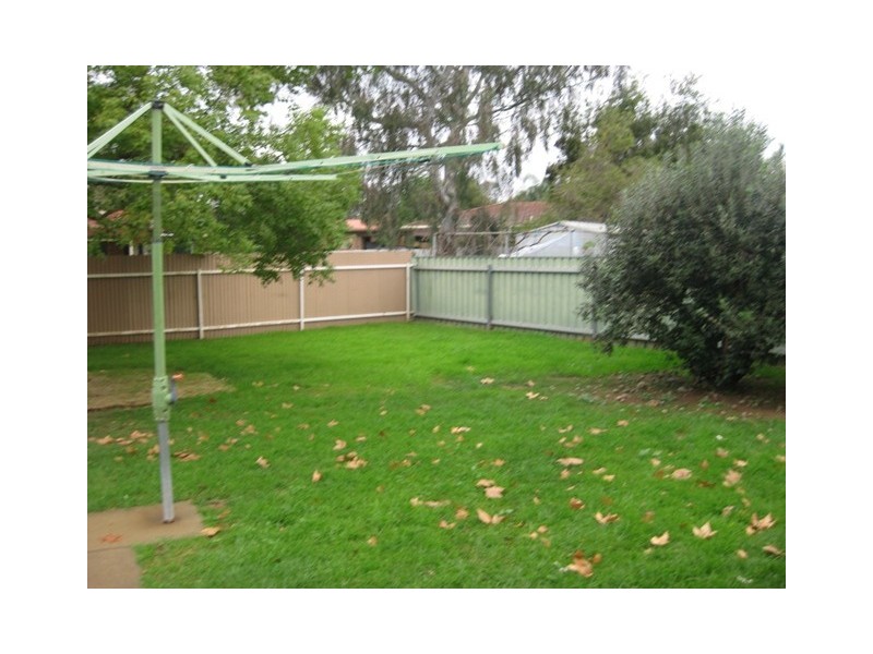 17 Pinaroo Drive, Wagga Wagga NSW 2650