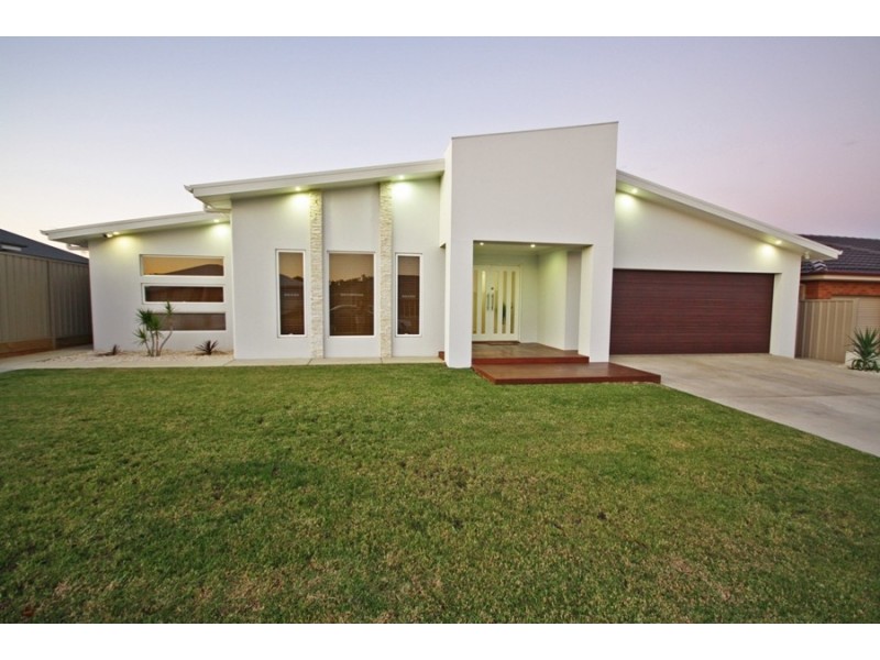 10 Mima Street, Wagga Wagga NSW 2650