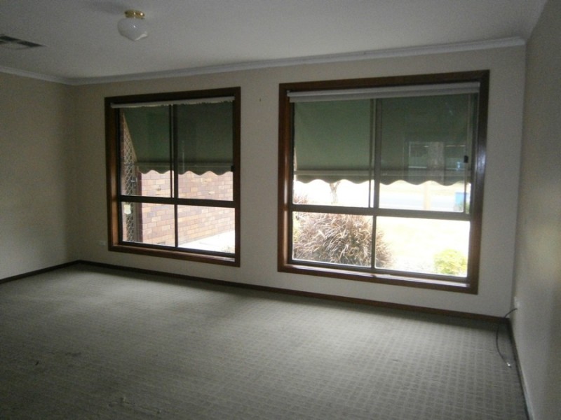 50 Elizabeth Avenue, Wagga Wagga NSW 2650