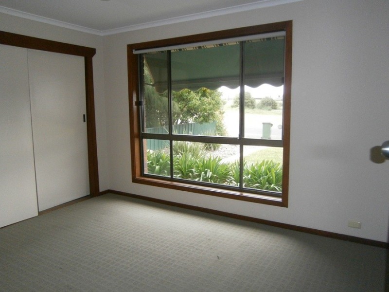 50 Elizabeth Avenue, Wagga Wagga NSW 2650