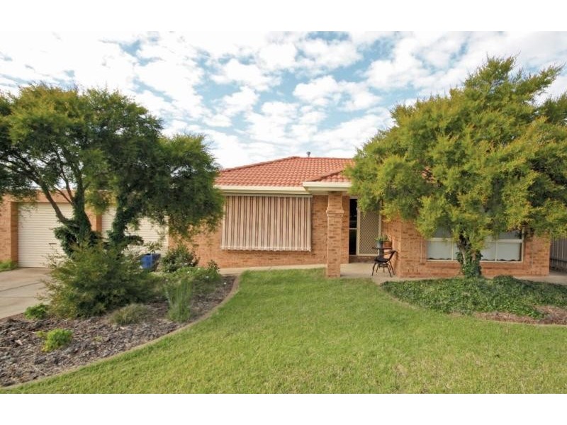 108 Dalman Parkway, Glenfield Park NSW 2650