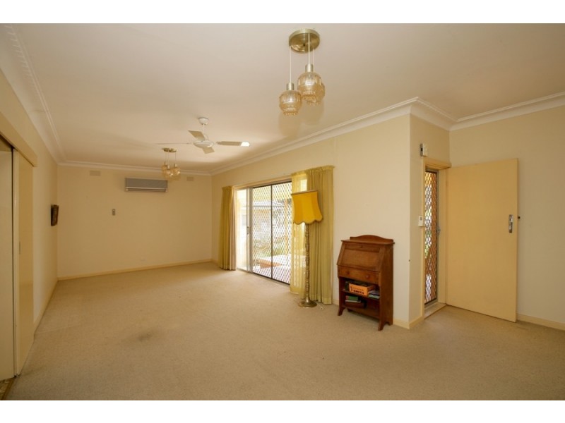 8 Acacia Street, Wagga Wagga NSW 2650