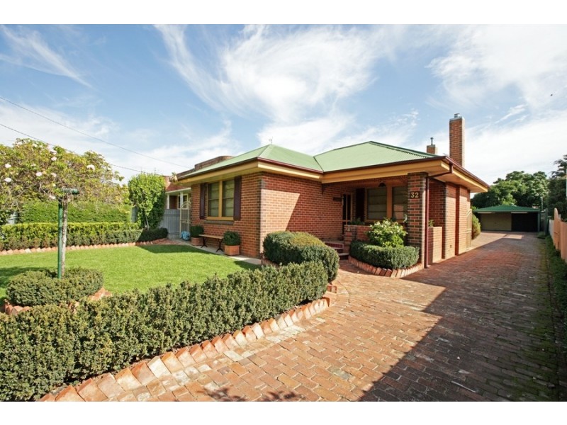 32 Dalton Street, Wagga Wagga NSW 2650