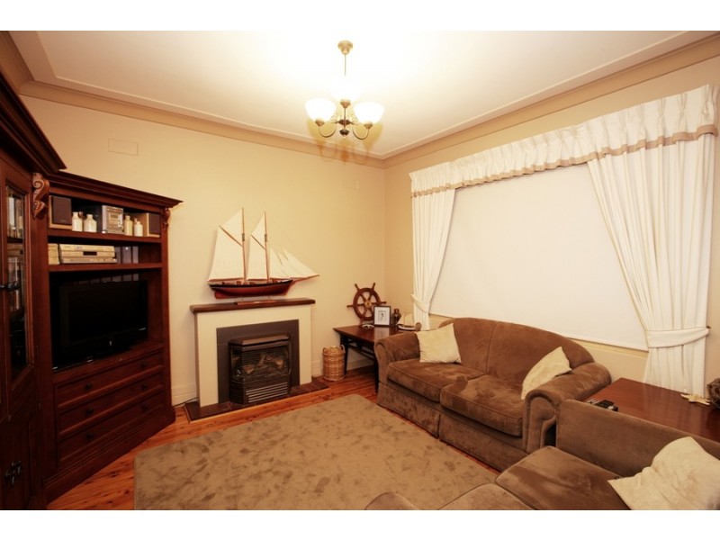 32 Dalton Street, Wagga Wagga NSW 2650