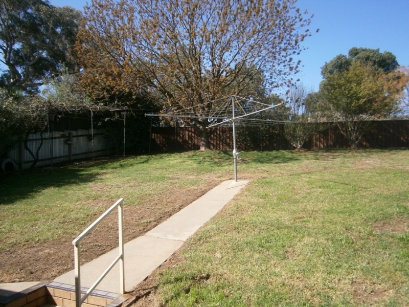 93 Simkin Crescent, Wagga Wagga NSW 2650