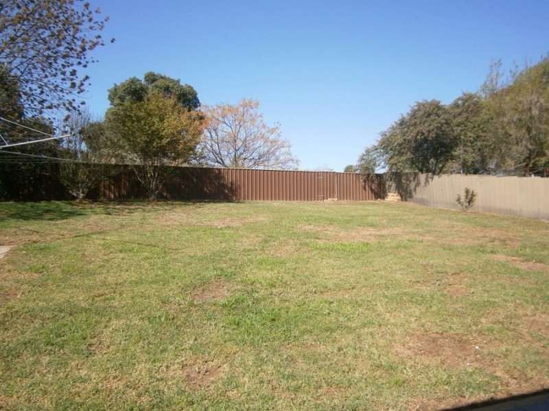 93 Simkin Crescent, Wagga Wagga NSW 2650
