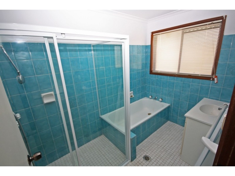 10 Karoom Drive, Wagga Wagga NSW 2650