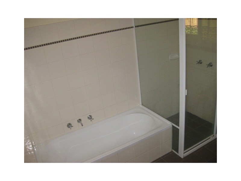 80 Amaroo Street, Wagga Wagga NSW 2650