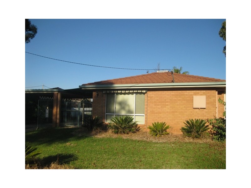 69 Truscott Drive, Wagga Wagga NSW 2650